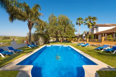 zwembad vakantiepark andalusie